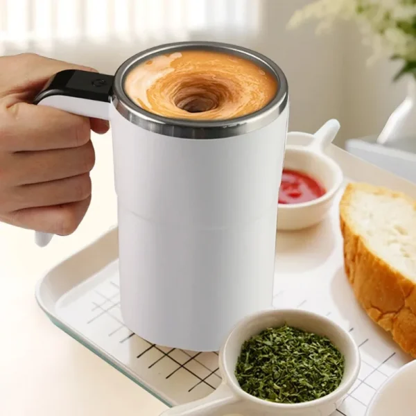 كوب الخلط الأوتوماتيكي ☕✨ دائمًا جاهز!